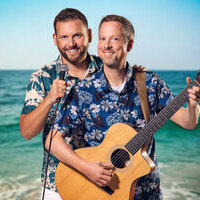 Tourlaub_c_Jan_Huesing_Querformat_Hawaihemd