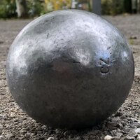 Die Kugel ist ein Symbol für Vollständigkeit und Ganzheit, und im Pétanque " einfach eine Runde Sache".