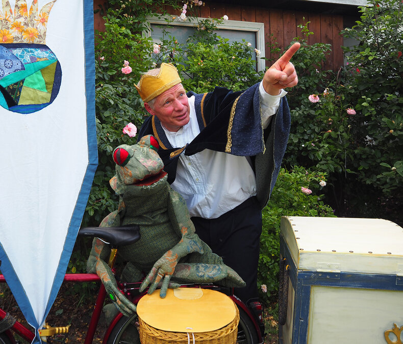 TheaterToefte_Foschkoenig-Fahrradtheater1 TheaterToefte_Foschkoenig-Fahrradtheater1